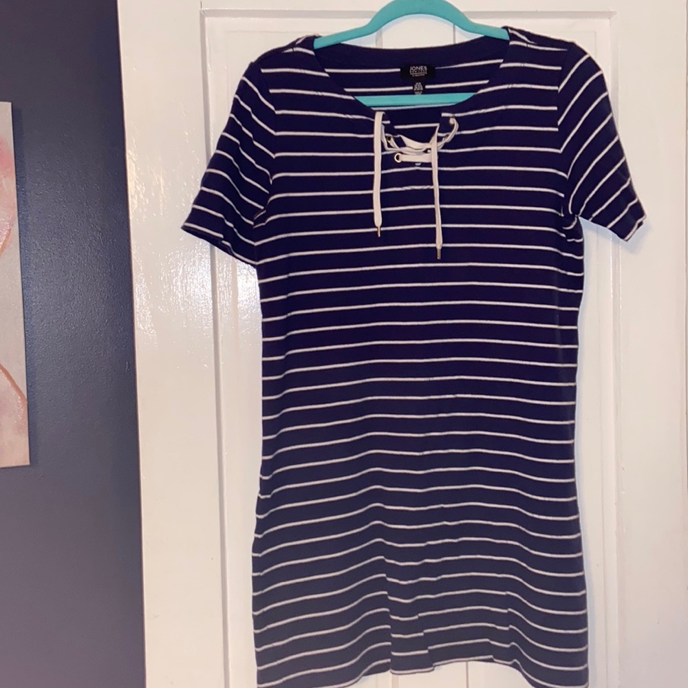 Jones New York Signature Size Medium Striped Navy Blue/ White Dress